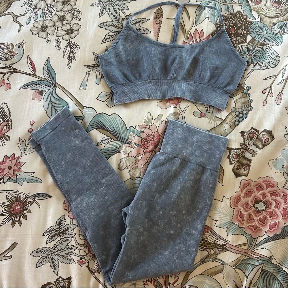 Blue Sports Bra and Leggings Set